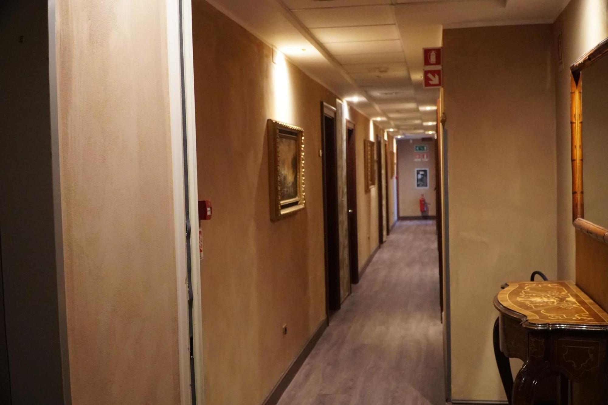 Hotel President モンテカティーニ・テルメ エクステリア 写真